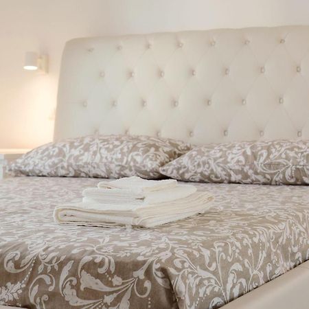 Pau Suite Home Fiumicino Luaran gambar